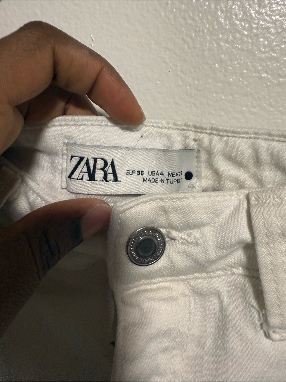 Zara White Straight-Leg Jeans - Picture 4 of 4